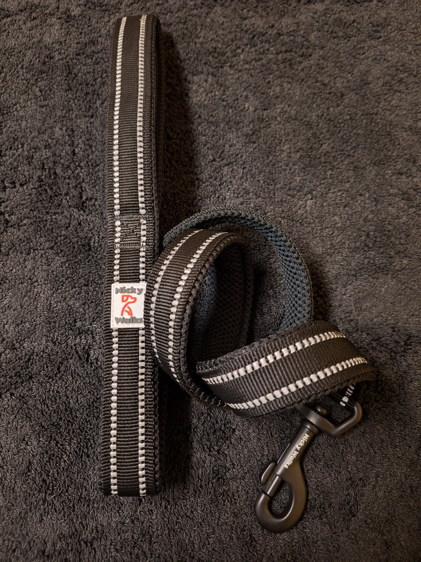 Nicky Walks Leashes L Black